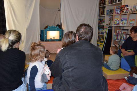 image du théâtre d'ombres