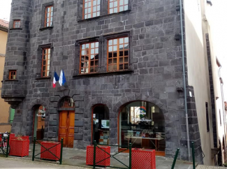 vue façade extérieure médiathèque Les Ducs de Bouillon